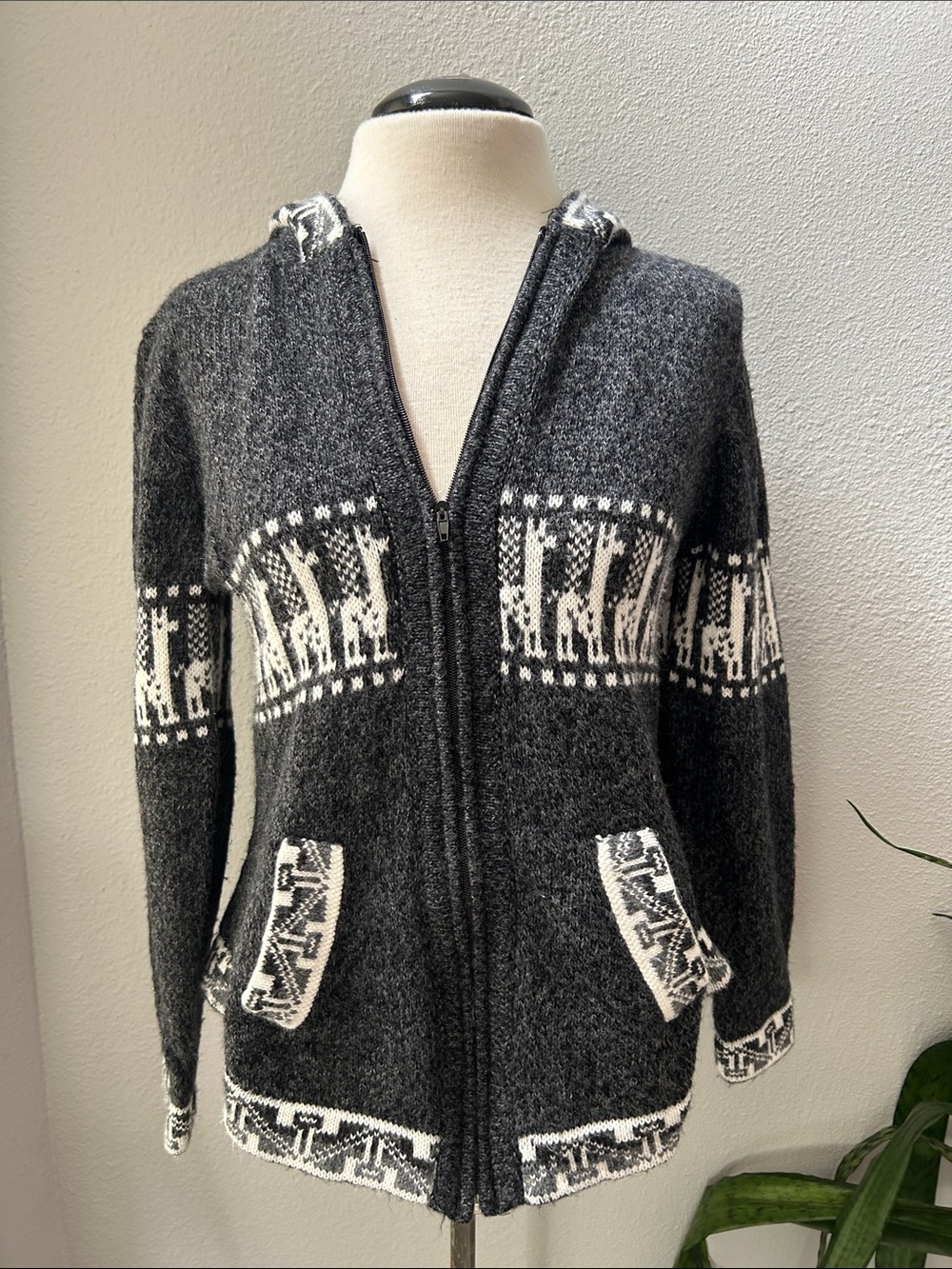 Fair Isle? Charcoal Hooded Zip Sweater Jacket with White Alpaca Motif M